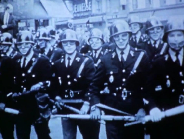 fond de l'air est rouge3